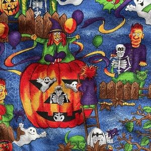 Halloween 🎃 Scrub Top - 3 pocket